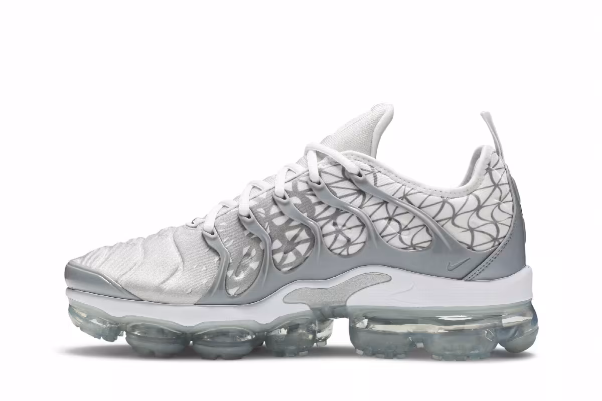 Nike Air VaporMax Plus Silver Patterns, view 4