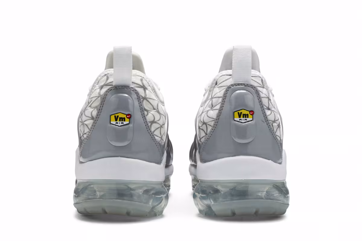 Nike Air VaporMax Plus Silver Patterns, view 7