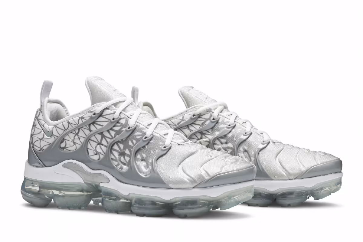 Nike Air VaporMax Plus Silver Patterns, view 9