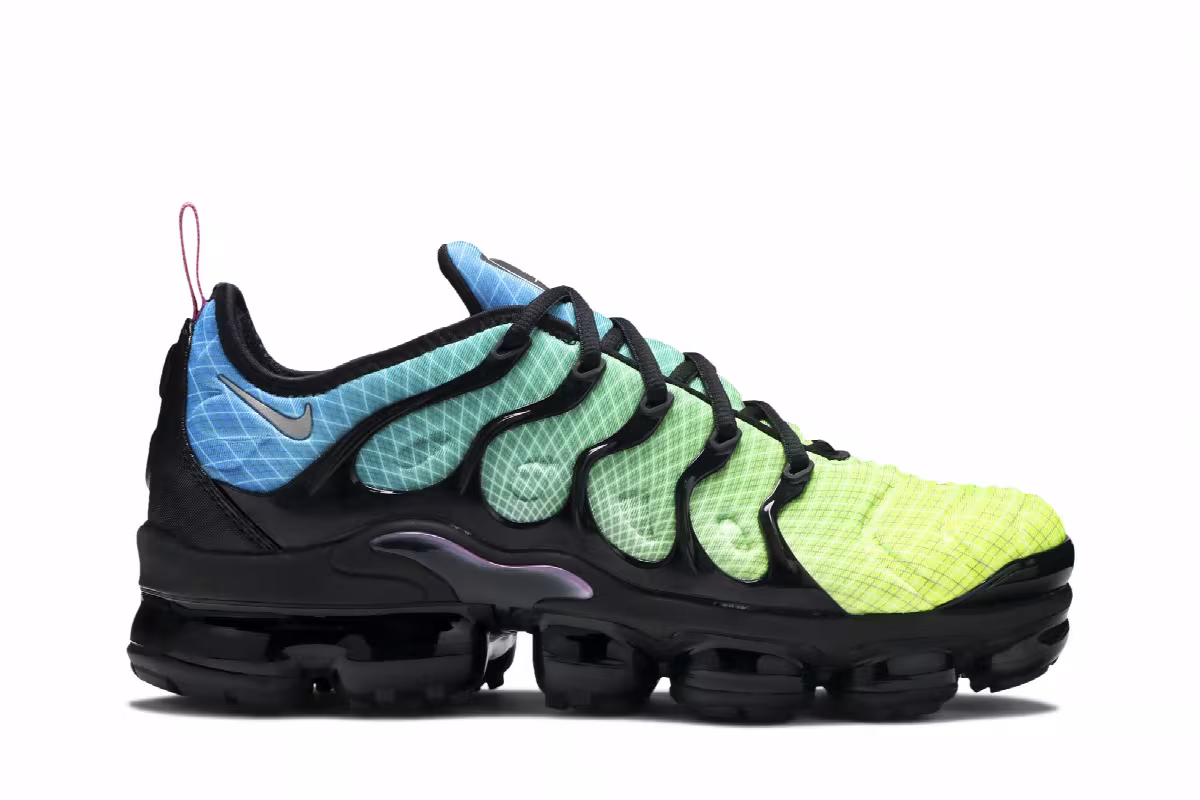 Nike Air VaporMax Plus Aurora Green, view 2