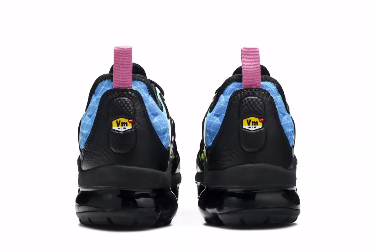 Nike Air VaporMax Plus Aurora Green, view 7