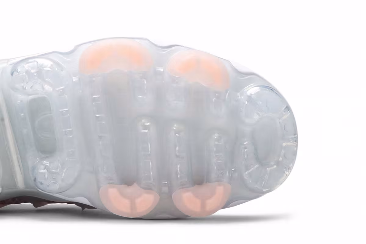 Nike Women's Air VaporMax Plus Bleached Coral, view 6