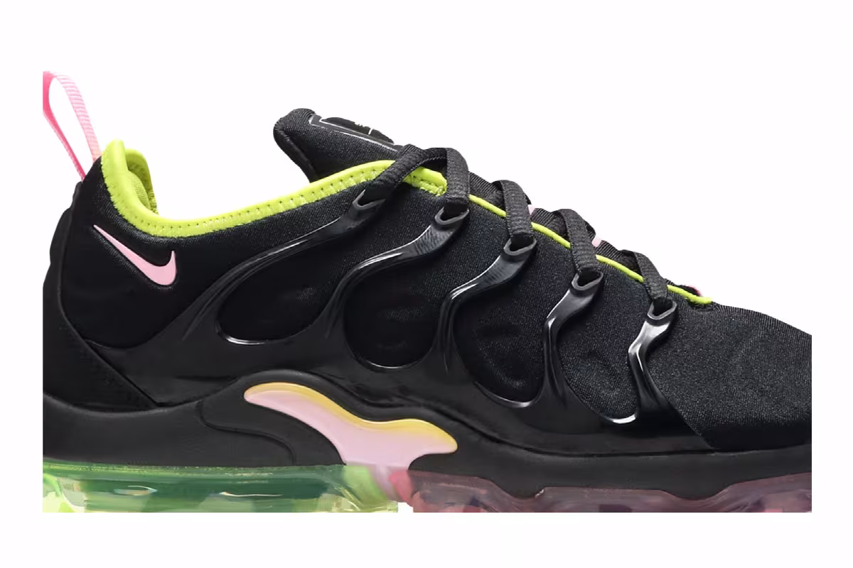 Nike Women's Air VaporMax Plus Pink Rise, view 3
