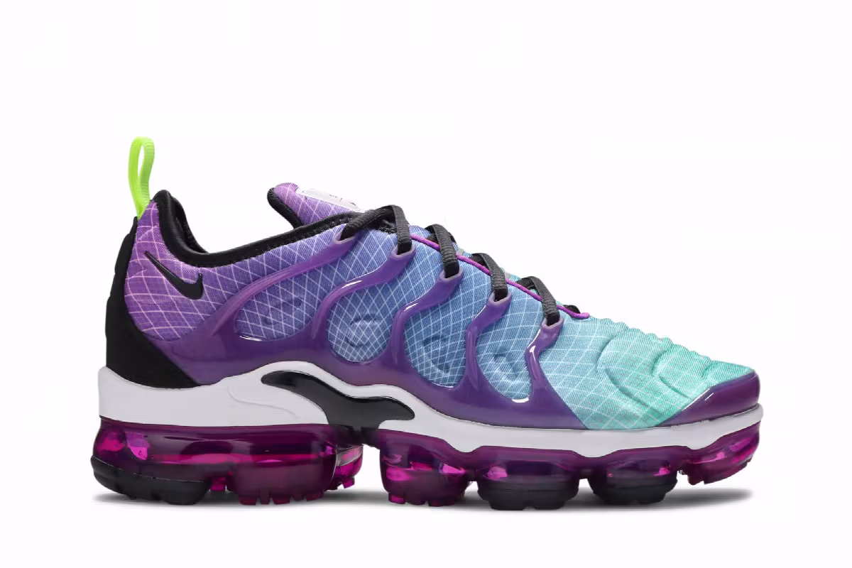 Nike Women's Air VaporMax Plus Hyper Violet, view 2