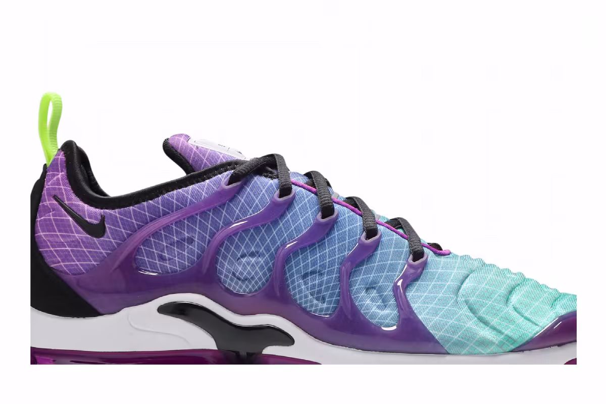 Nike Women's Air VaporMax Plus Hyper Violet, view 3