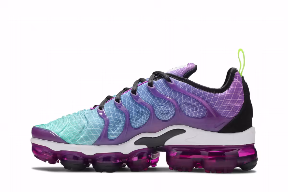 Nike Women's Air VaporMax Plus Hyper Violet, view 4