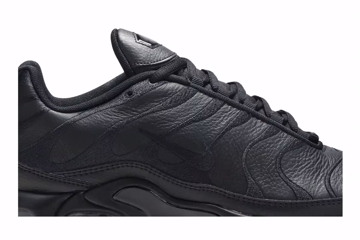 Nike Air Max Plus TN Triple Black, view 3