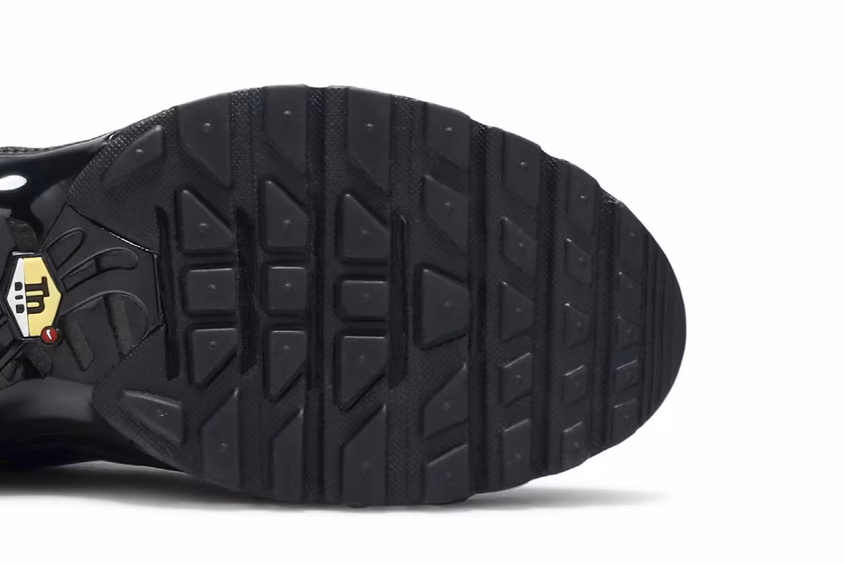 Nike Air Max Plus TN Triple Black, view 6