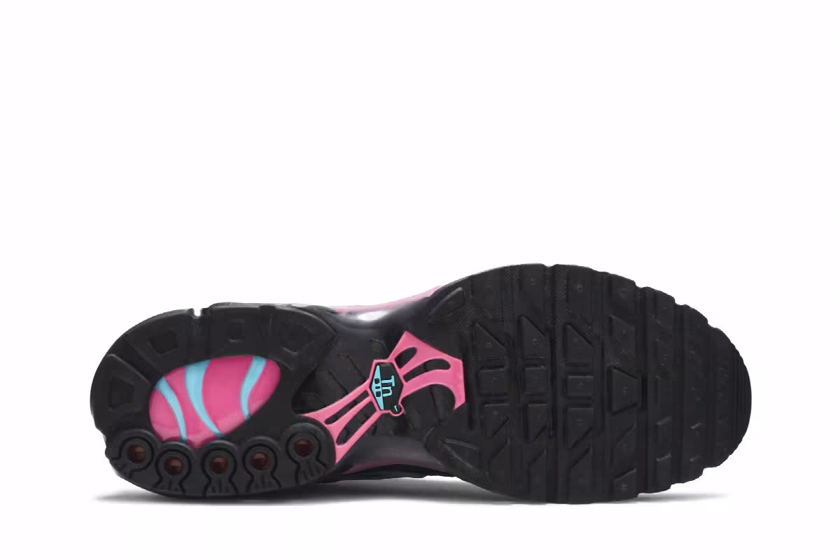 Nike Air Max Plus Miami Vice, view 5
