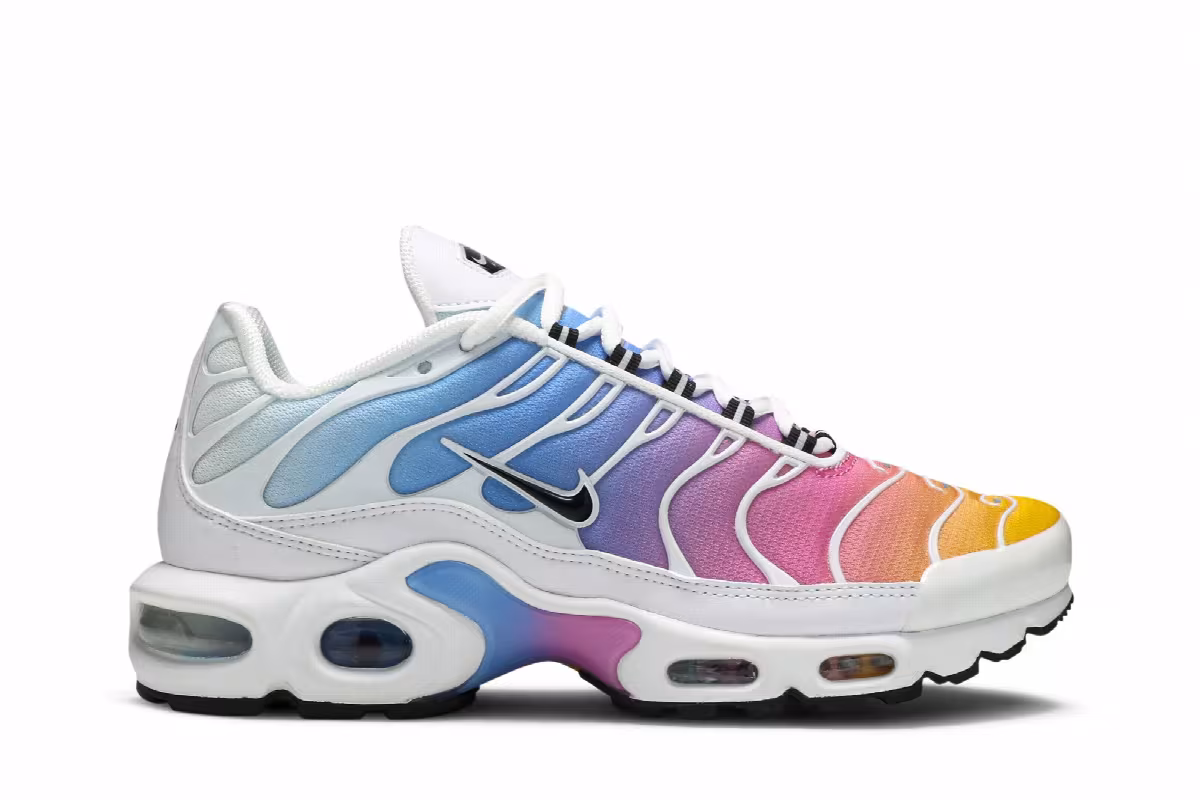 Nike Women's Air Max Plus Summer Gradient, view 2
