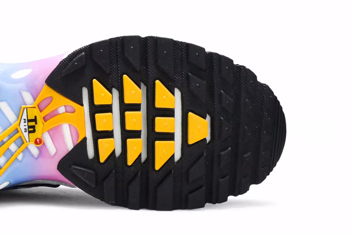Nike Women's Air Max Plus Summer Gradient, view 6