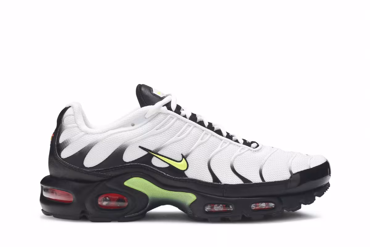 Nike Air Max Plus Black Volt, view 2