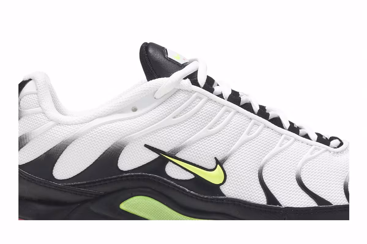 Nike Air Max Plus Black Volt, view 3