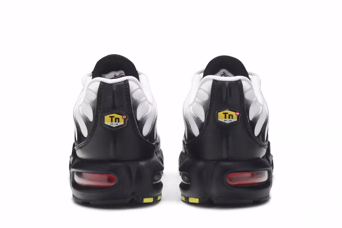 Nike Air Max Plus Black Volt, view 7