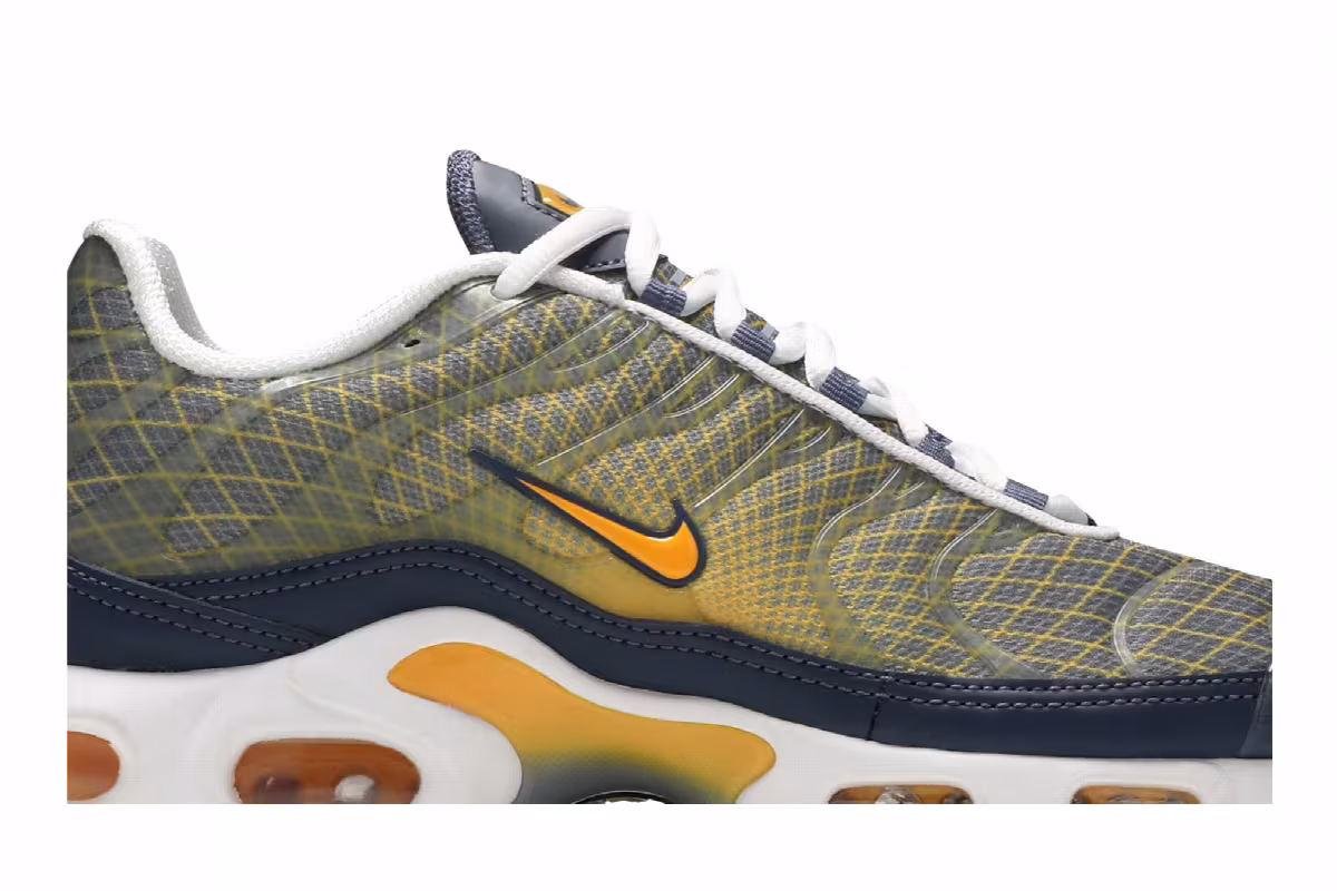 Nike Air Max Plus Wave Grid, view 3