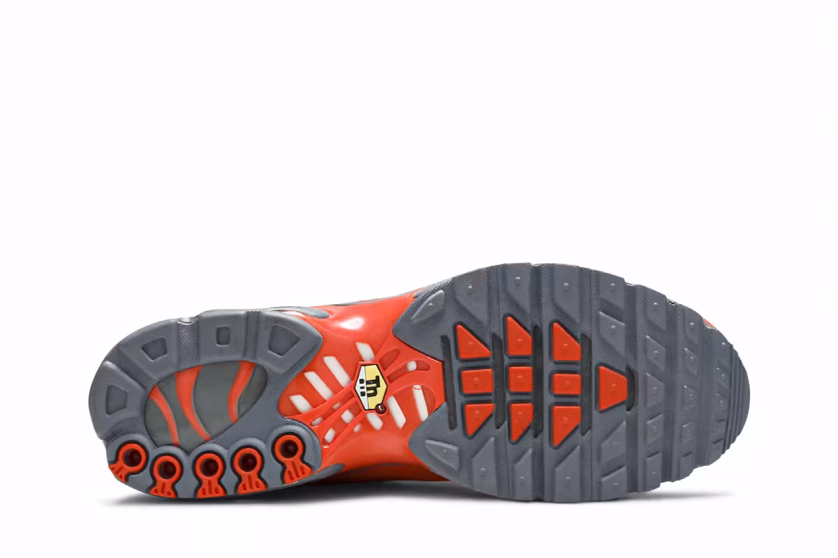 Nike Air Max Plus Deconstructed Total Orange, view 5