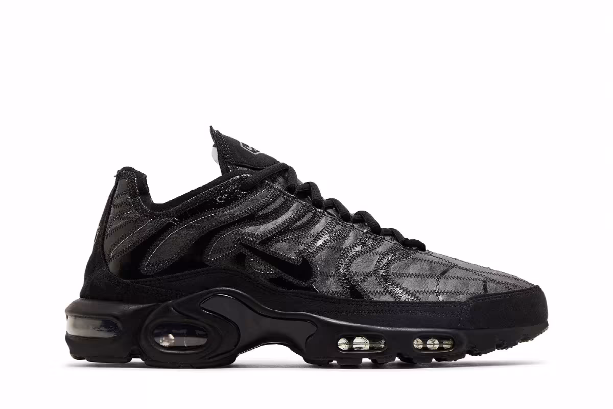 Nike Air Max Plus Deconstructed Triple Black, view 2
