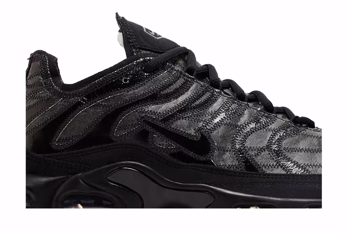 Nike Air Max Plus Deconstructed Triple Black, view 3