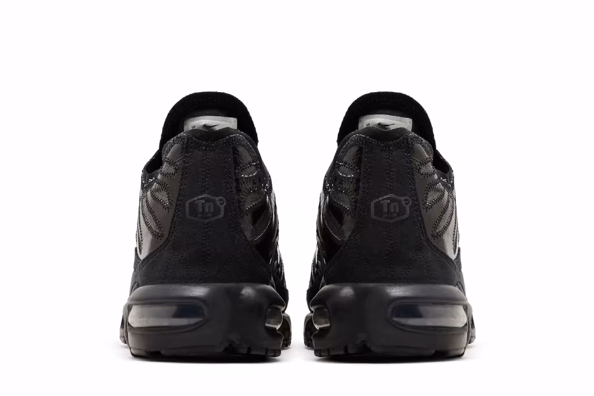 Nike Air Max Plus Deconstructed Triple Black, view 7