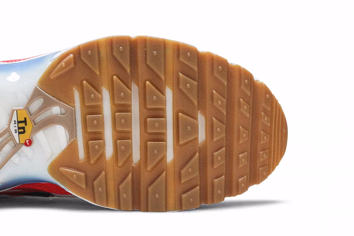 Nike Women's Air Max Plus Legend of Her, view 6