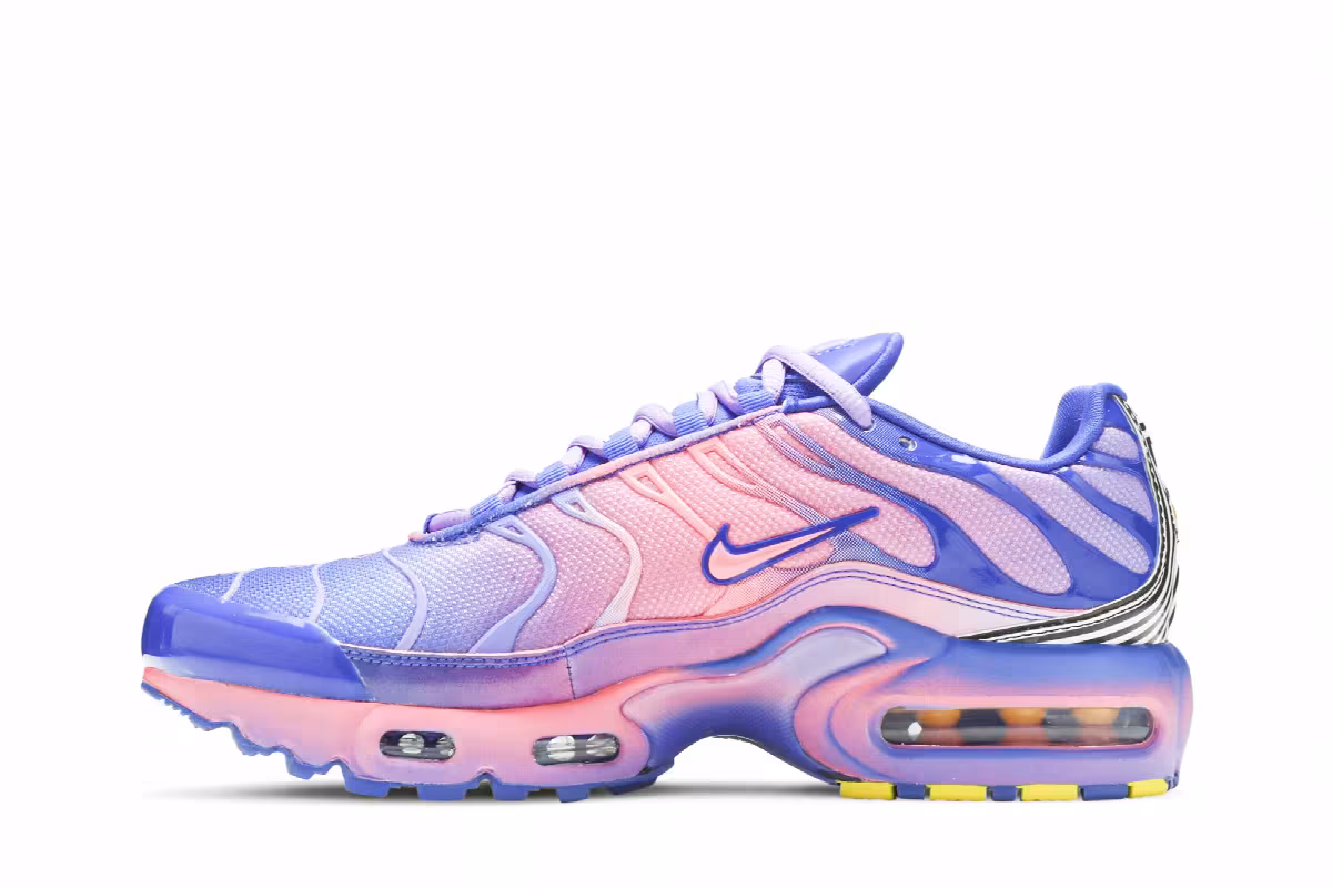 Nike Air Max Plus GS Sunset Pulse, view 4