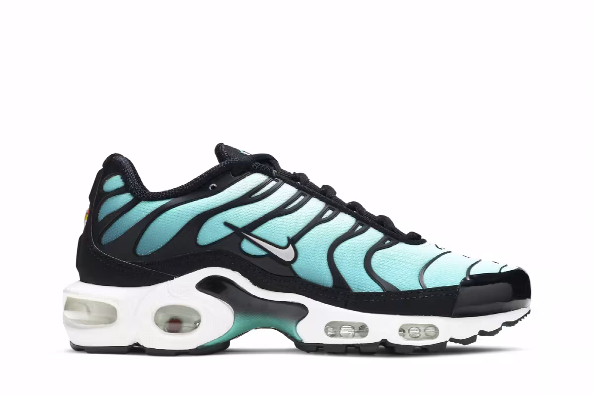 Nike Women's Air Max Plus SE Clear Emerald, view 2