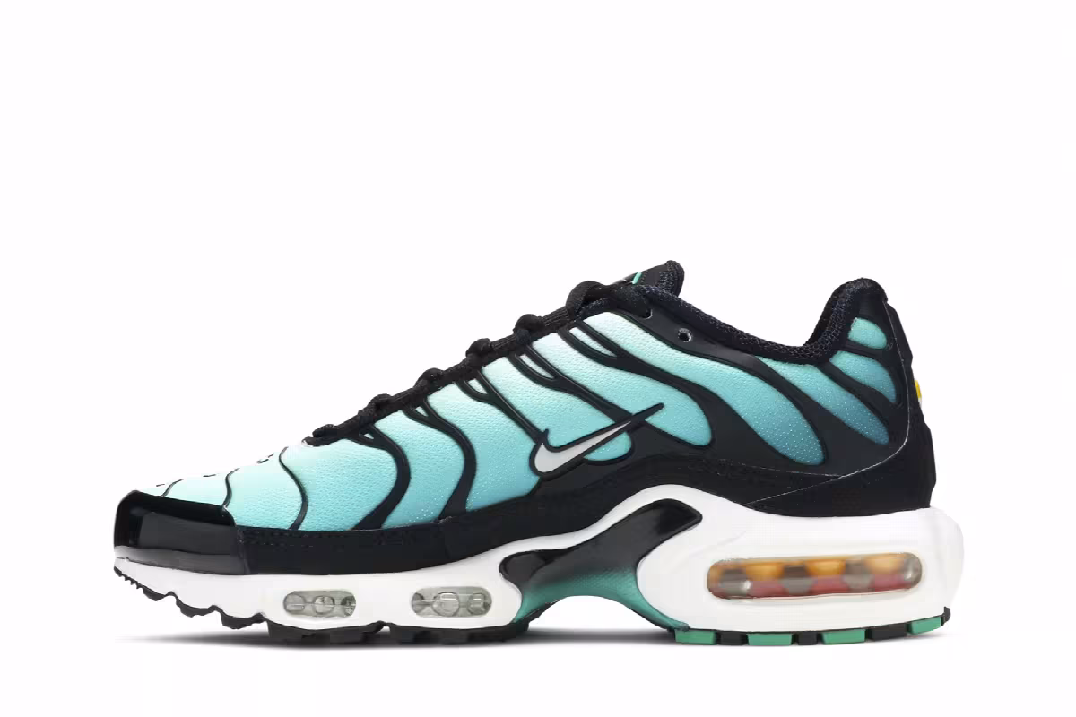 Nike Women's Air Max Plus SE Clear Emerald, view 4