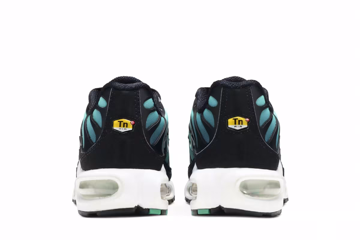 Nike Women's Air Max Plus SE Clear Emerald, view 7
