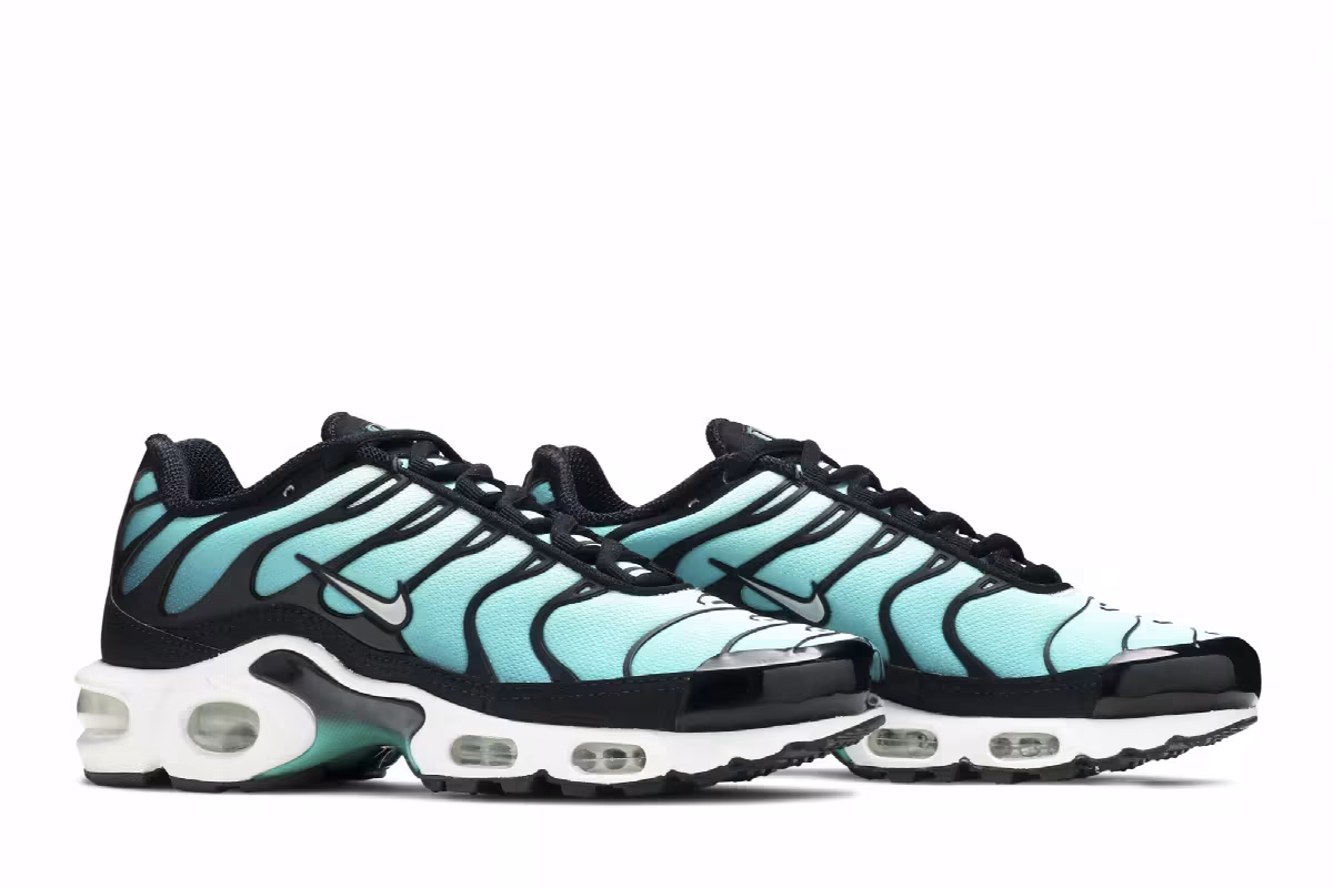Nike Women's Air Max Plus SE Clear Emerald, view 9