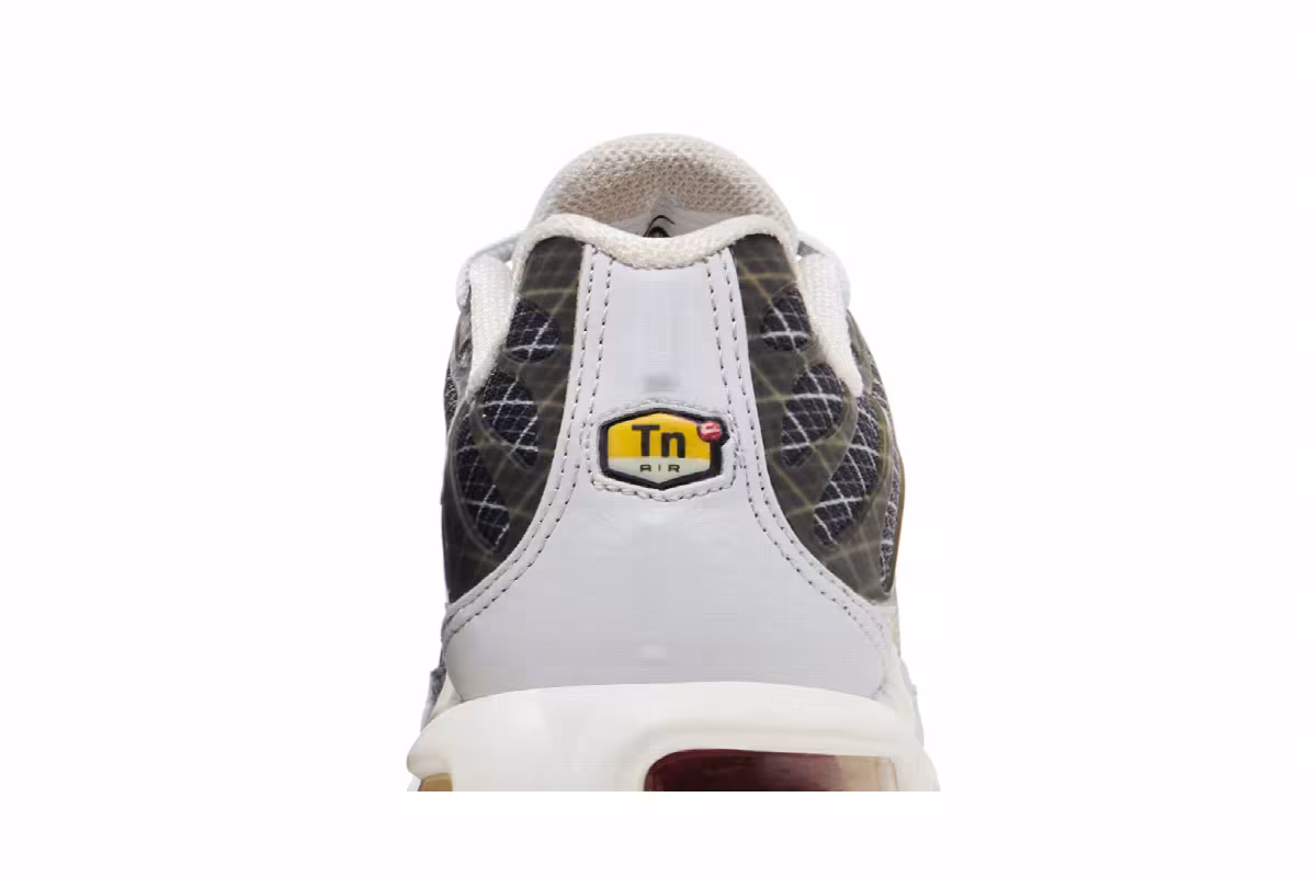Nike Air Max Plus OG Nuetral Grey, view 8
