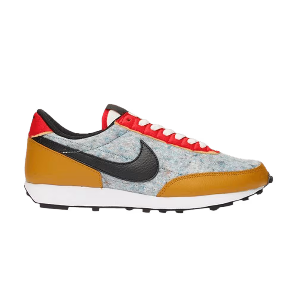 Nike Women's Daybreak QS Gold Suede