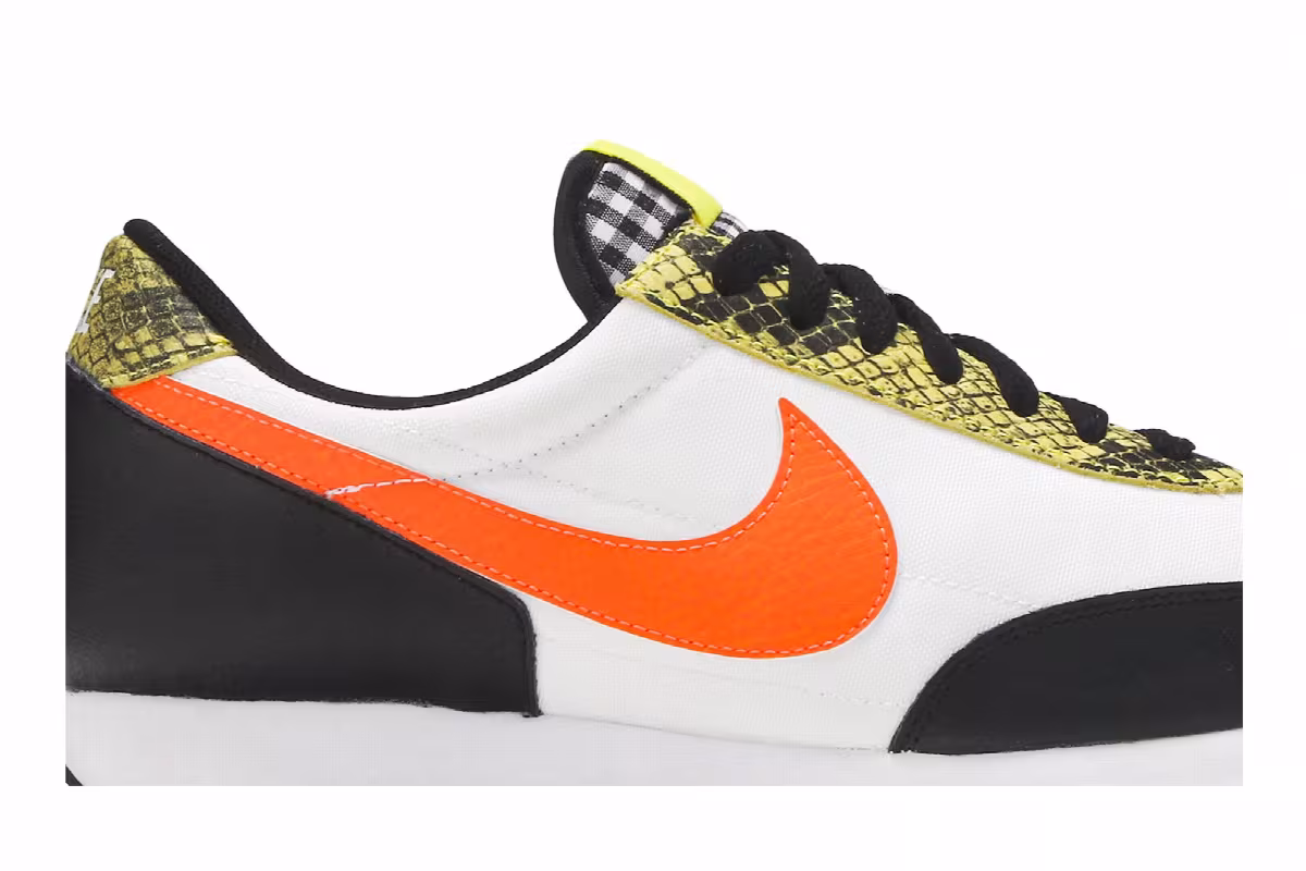 Nike Women's Daybreak QS Dynamic Yellow, view 3