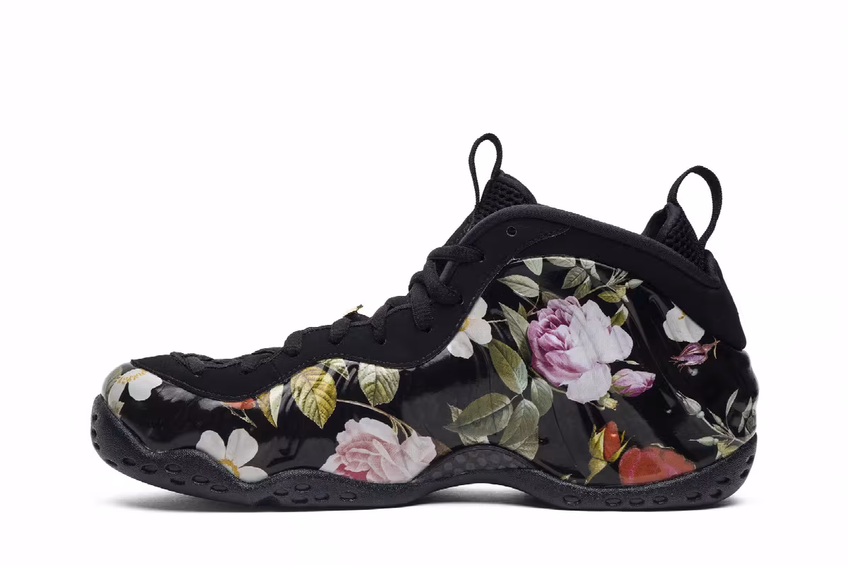 Nike Air Foamposite One Floral, view 4