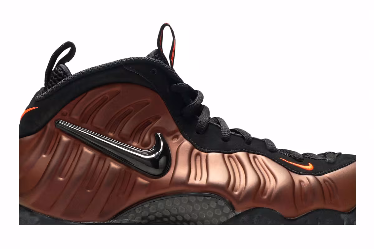 Nike Air Foamposite Pro Hyper Crimson, view 3