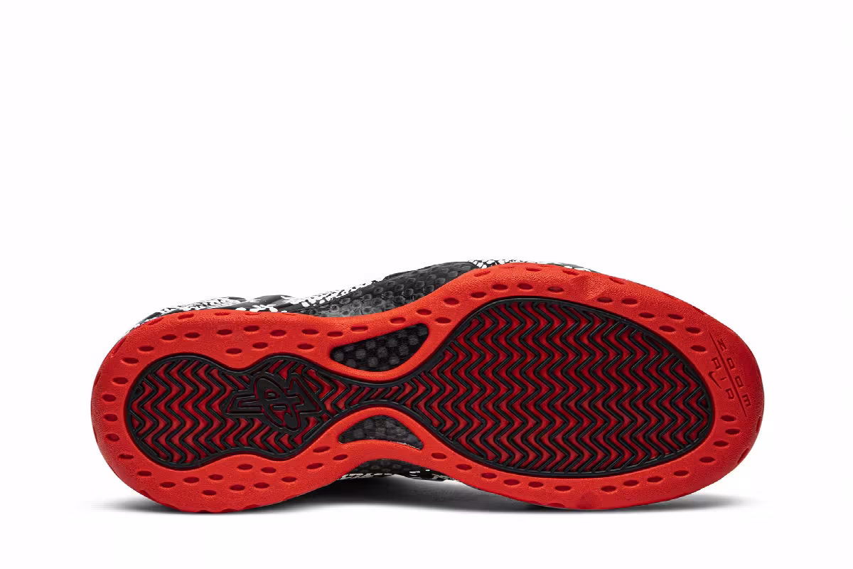 Nike Air Foamposite One Albino Snakeskin, view 5