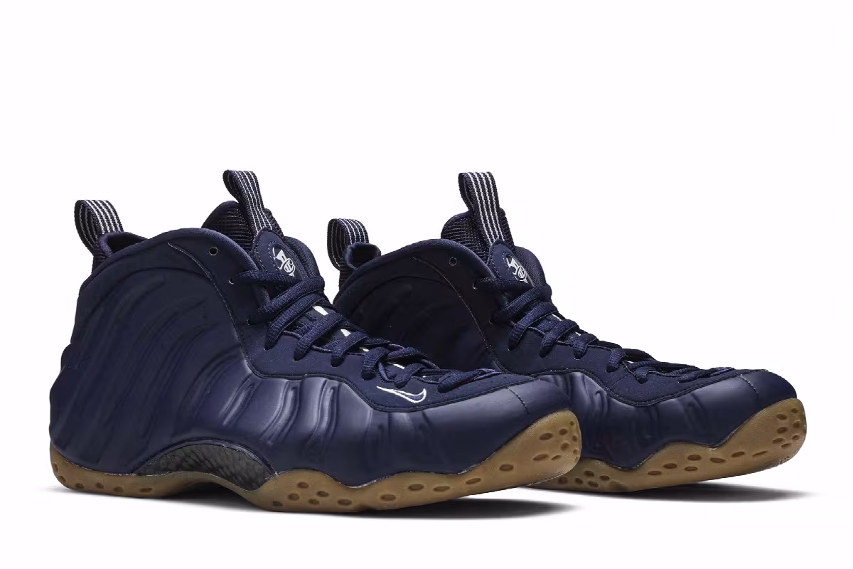 Nike Air Foamposite One Midnight Navy, view 9
