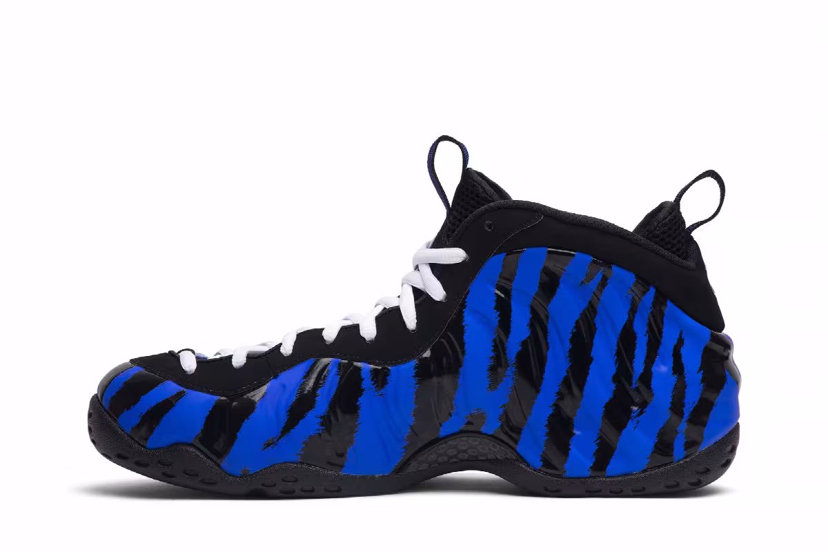 Nike Air Foamposite One Memphis Tigers PE, Tiger Stripes, view 4