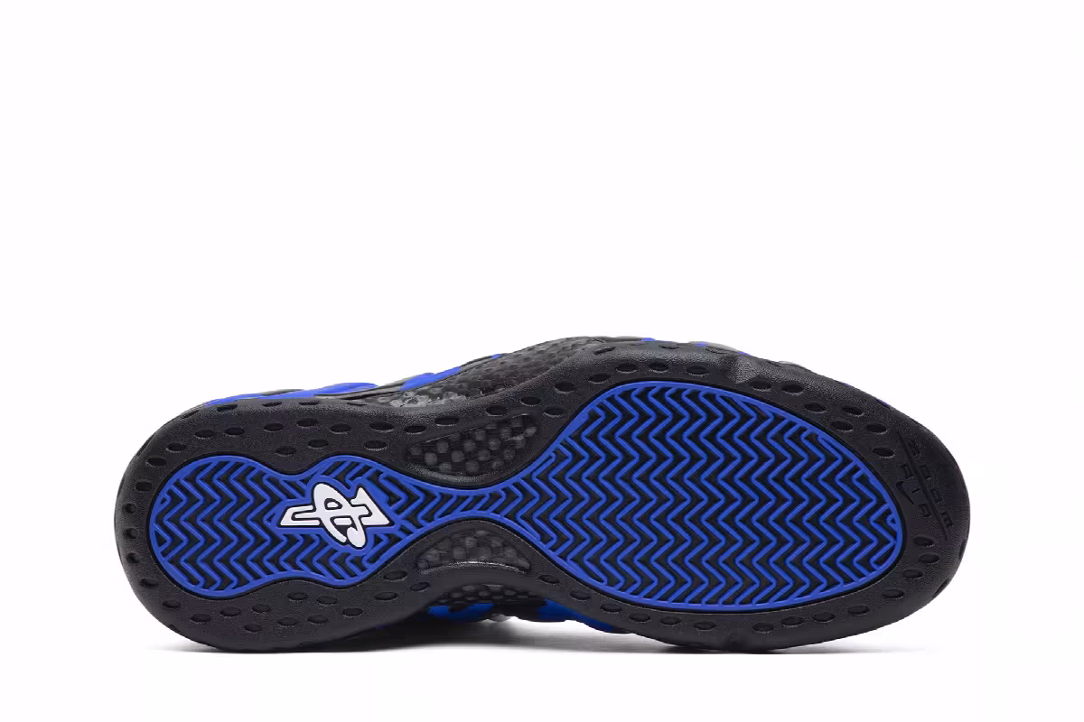 Nike Air Foamposite One Memphis Tigers PE, Tiger Stripes, view 5