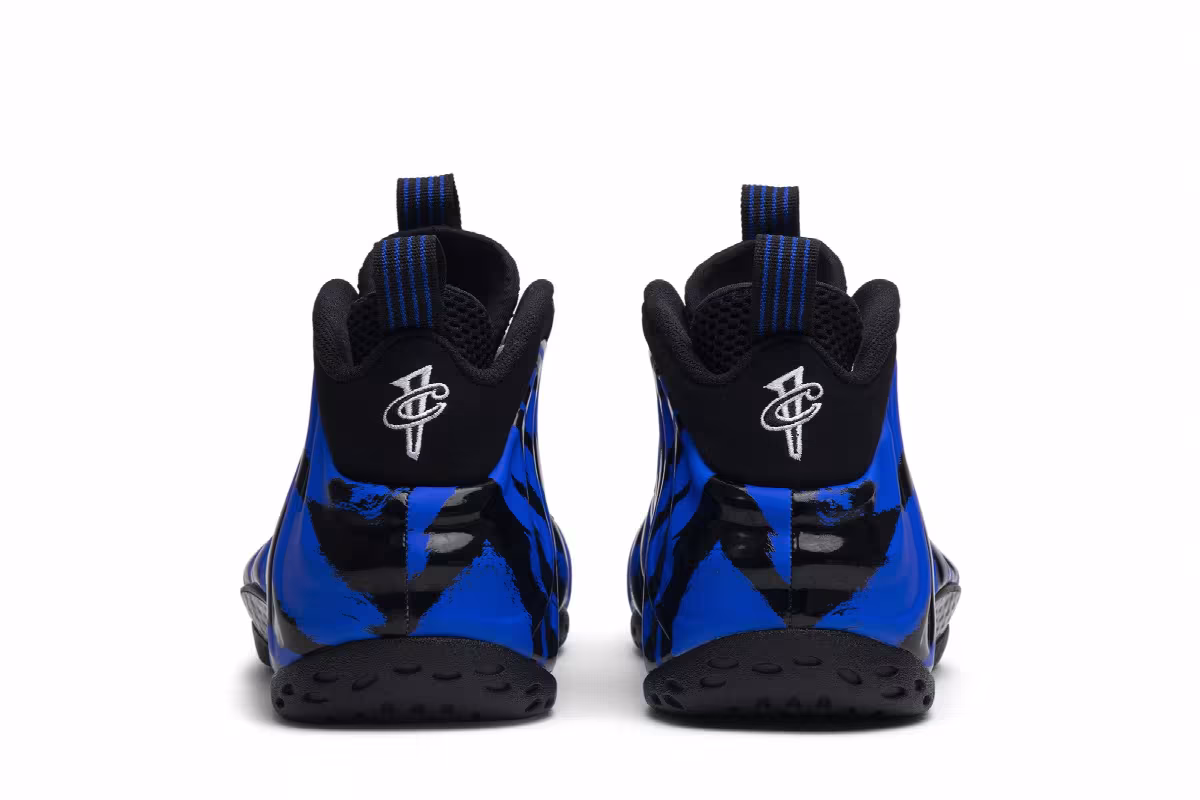 Nike Air Foamposite One Memphis Tigers PE, Tiger Stripes, view 7