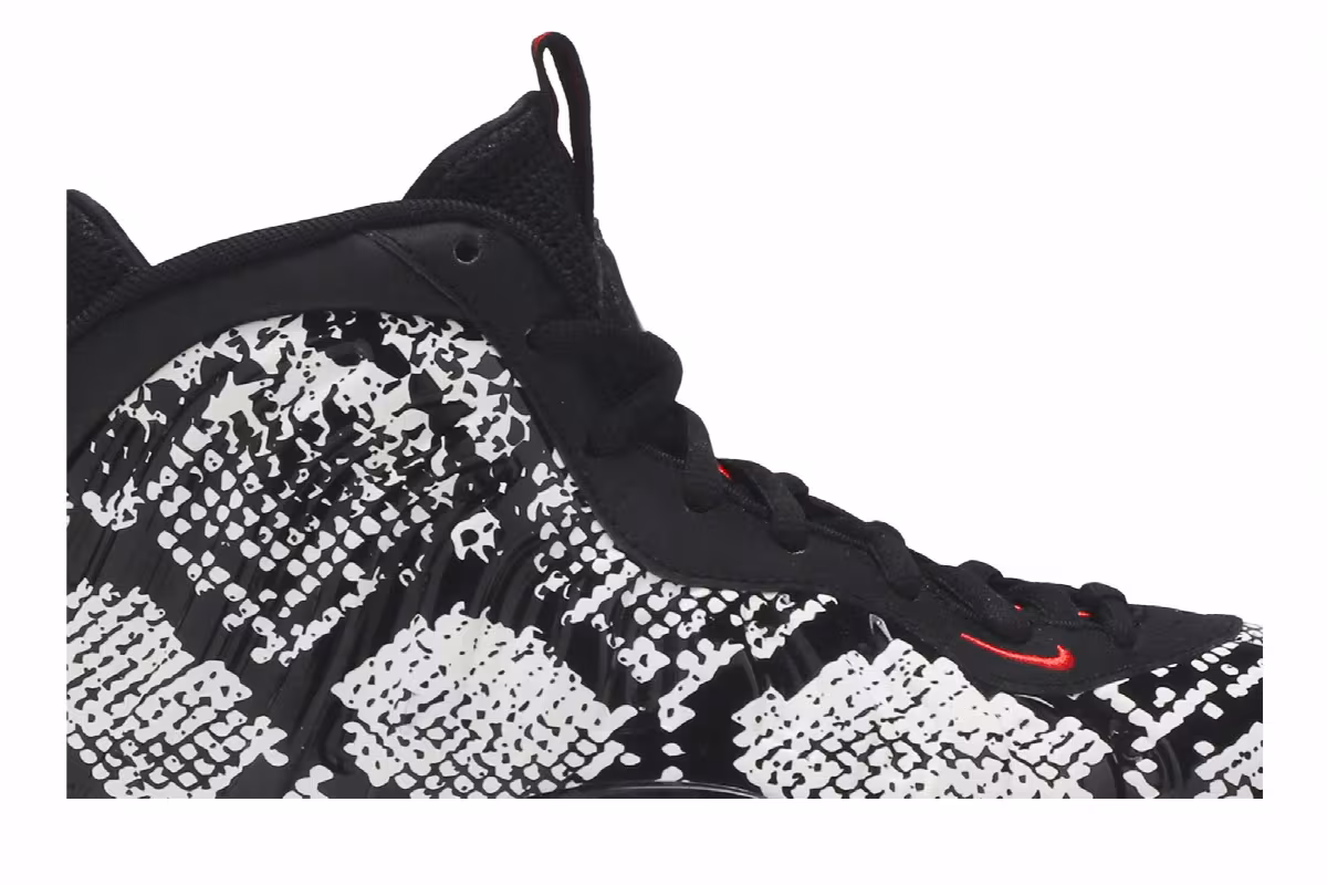 Nike Air Foamposite One GS Albino Snakeskin, view 3