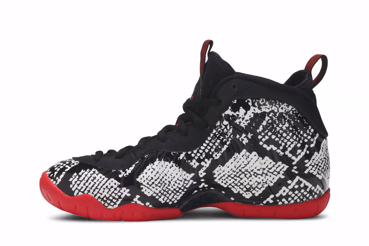 Nike Air Foamposite One GS Albino Snakeskin, view 4