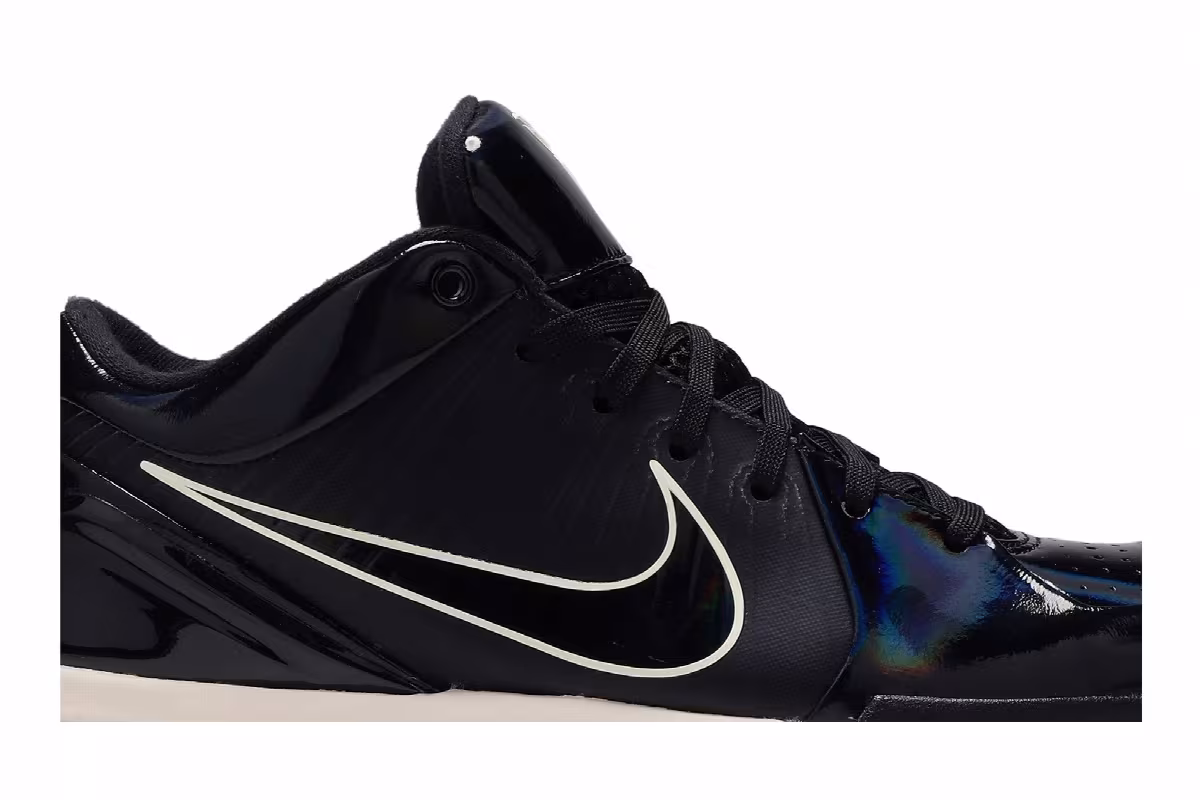 Undefeated x Nike Kobe 4 Protro Black Mamba, view 3