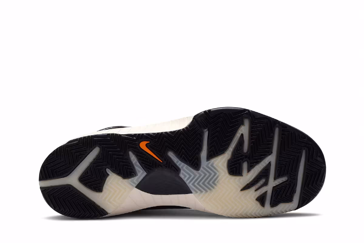 Undefeated x Nike Kobe 4 Protro Black Mamba, view 5