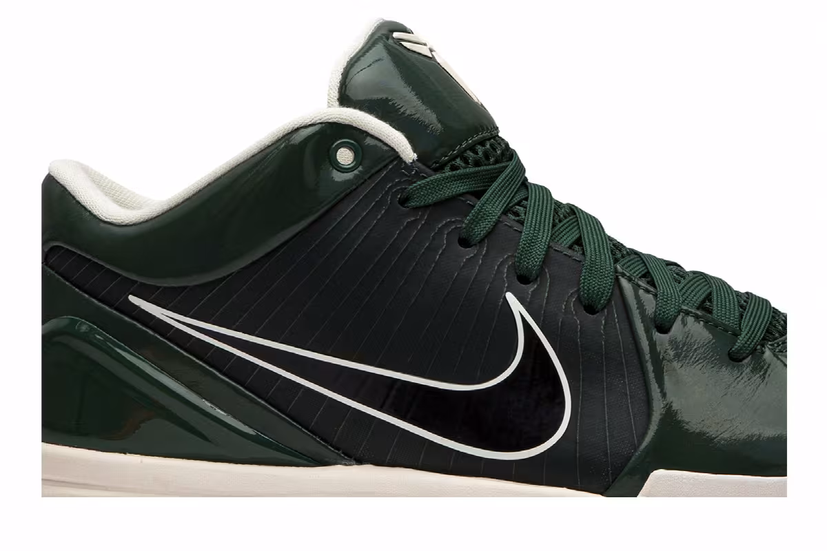 Undefeated x Nike Kobe 4 Protro Fir, Giannis Antetokounmpo, view 3