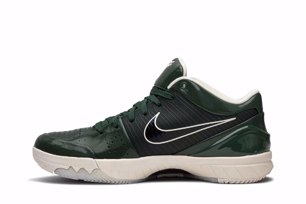 Undefeated x Nike Kobe 4 Protro Fir, Giannis Antetokounmpo, view 4
