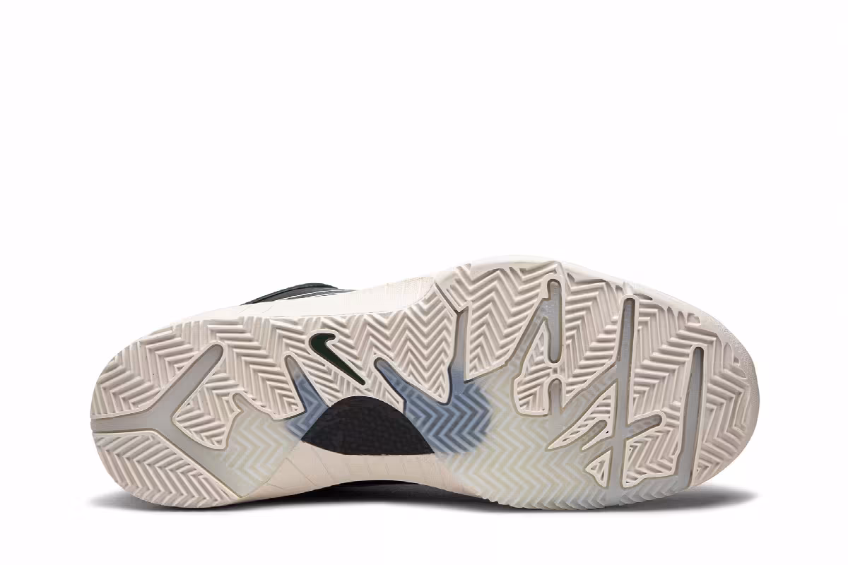 Undefeated x Nike Kobe 4 Protro Fir, Giannis Antetokounmpo, view 5