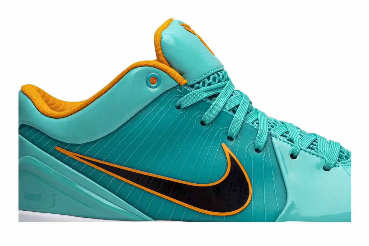 Undefeated x Nike Kobe 4 Protro Hyper Jade, Demar Derozan, view 3