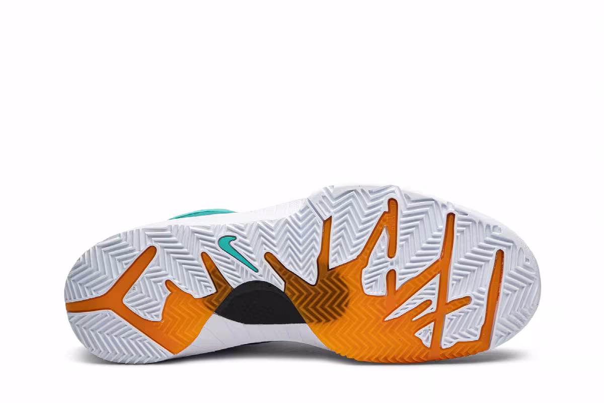 Undefeated x Nike Kobe 4 Protro Hyper Jade, Demar Derozan, view 5