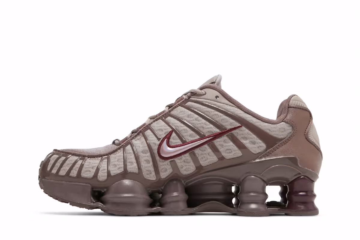 Nike Women's Shox TL Pumice Night Maroon, view 4