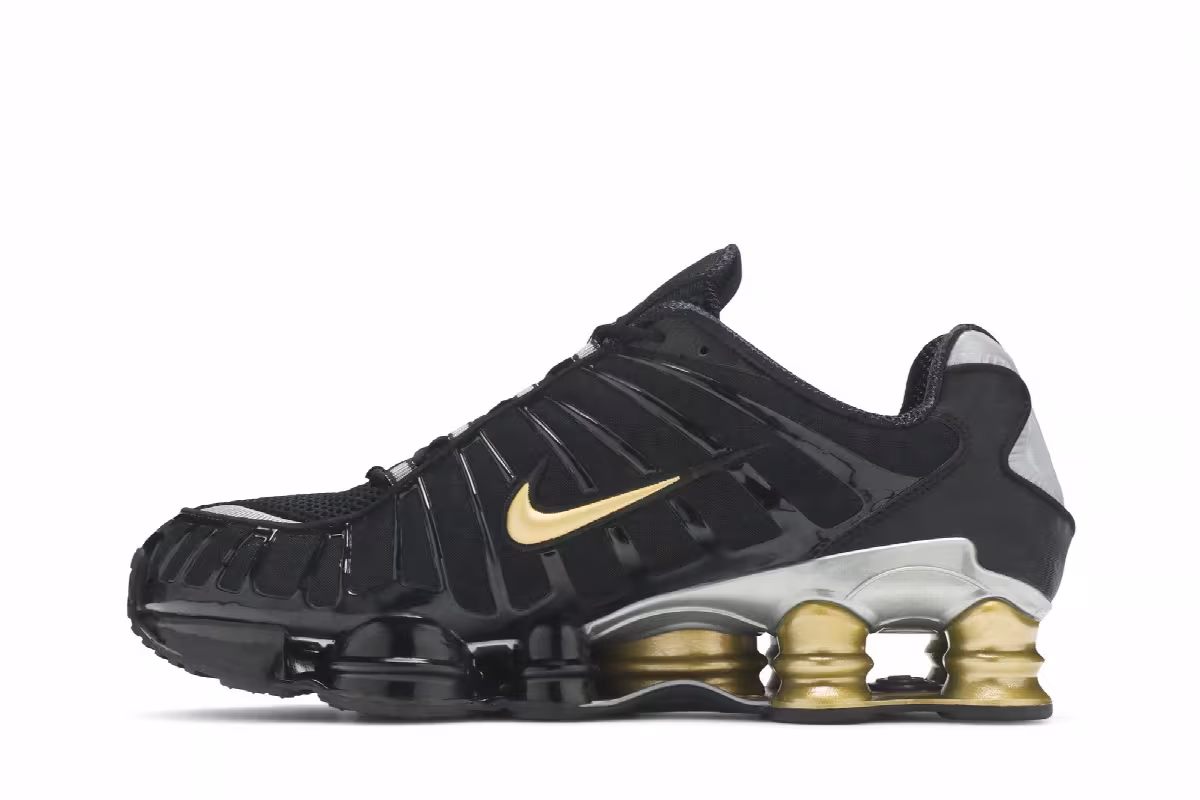 Neymar Jr. x Nike Shox TL Black Gold, view 4